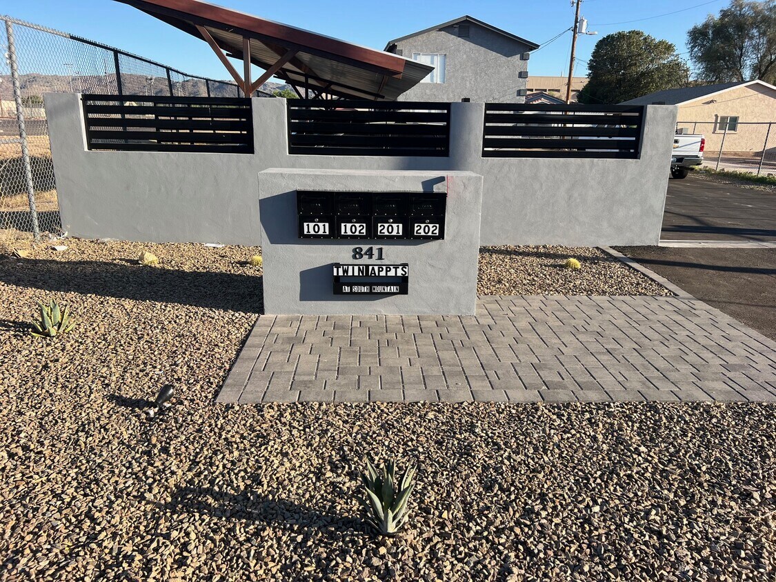 Front Mailbox & Fence - 841 E Roeser Rd (Phoenix, AZ)