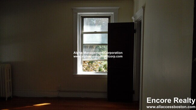 Foto del edificio - 90 Maple St