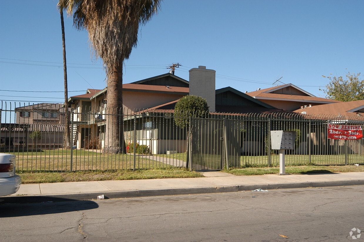 Primary Photo - 13901 Courage St