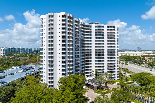 Building Photo - Parc Central Aventura South