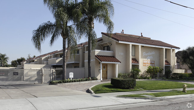 Building Photo - Parkside Apartments