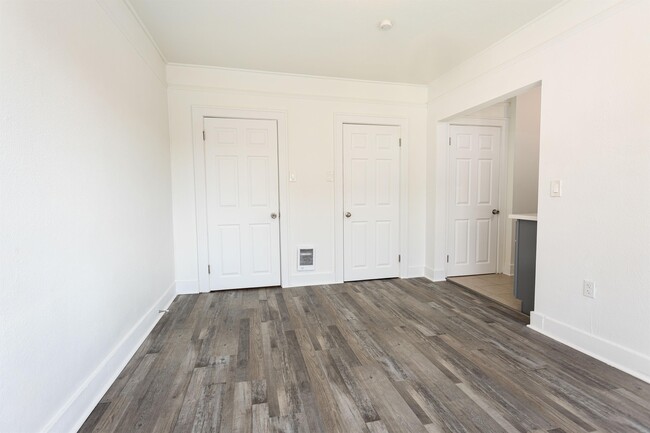 Foto del edificio - 6310 E McKinley Ave