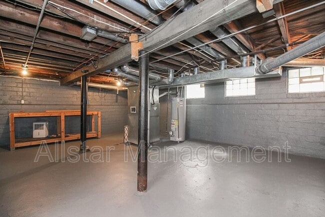 Building Photo - 174 E 212th St