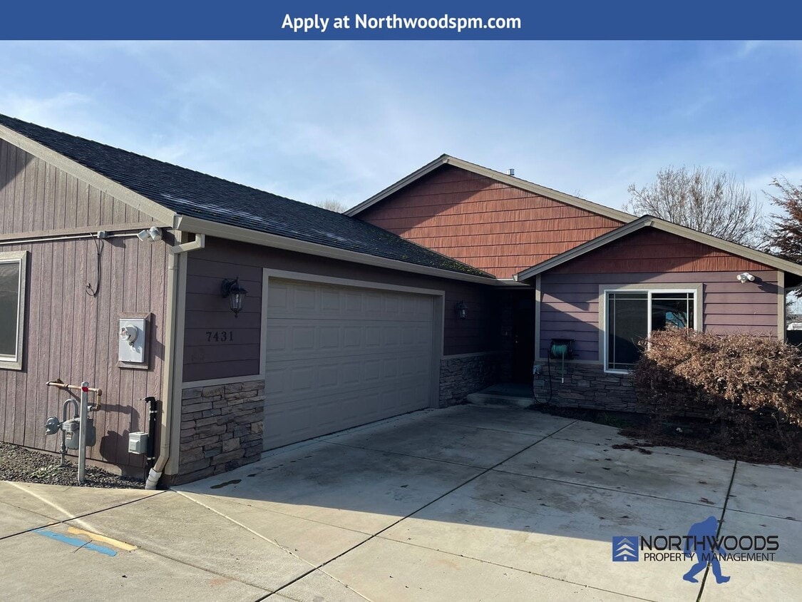 Beautiful 1942 Sq. Ft. 3 Bedroom 2 Bathroo... House Rental in White