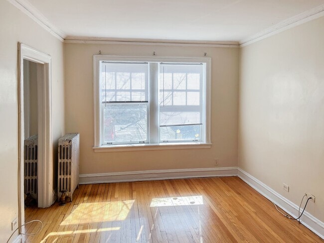 Foto del edificio - 1605 W Sunnyside Ave