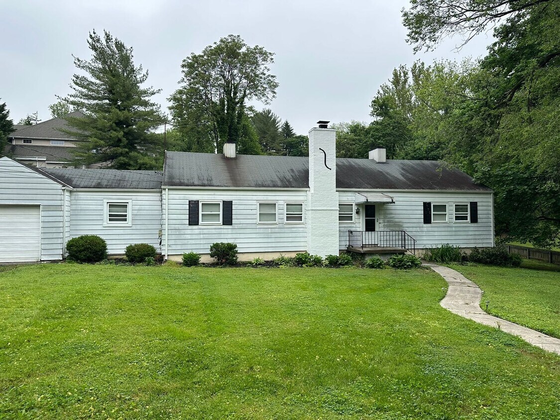 Primary Photo - Rarely Available Ruxton Rental