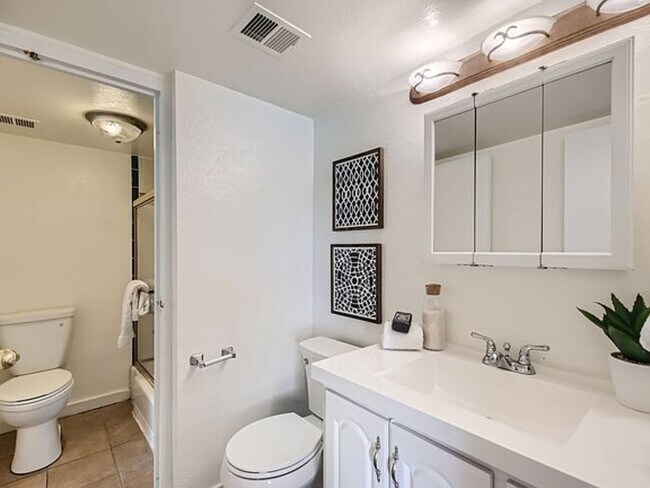 Foto del edificio - 4801 E 9th Ave