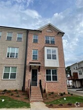Building Photo - 3504 Benedict Pl