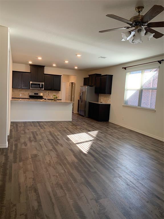 Building Photo - 2209 Miramar Dr