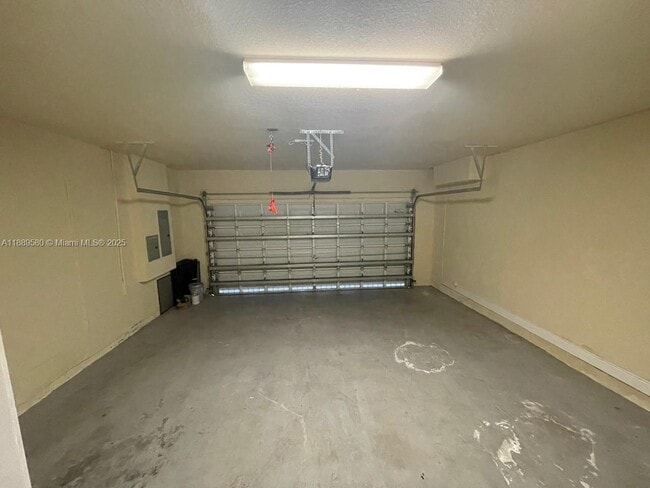 Foto del edificio - 9895 NW 87th Terrace