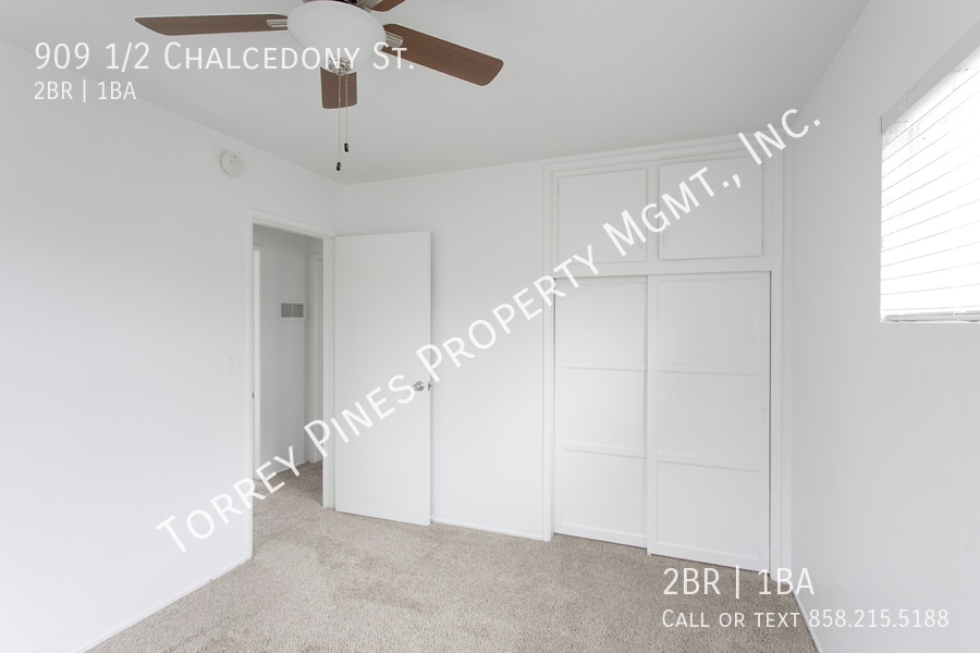 Building Photo - 909 1/2 Chalcedony St.-