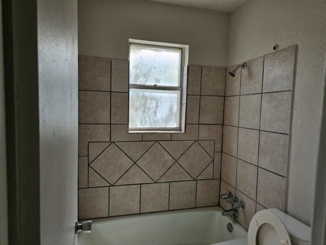 Building Photo - 306 N Gilmer St