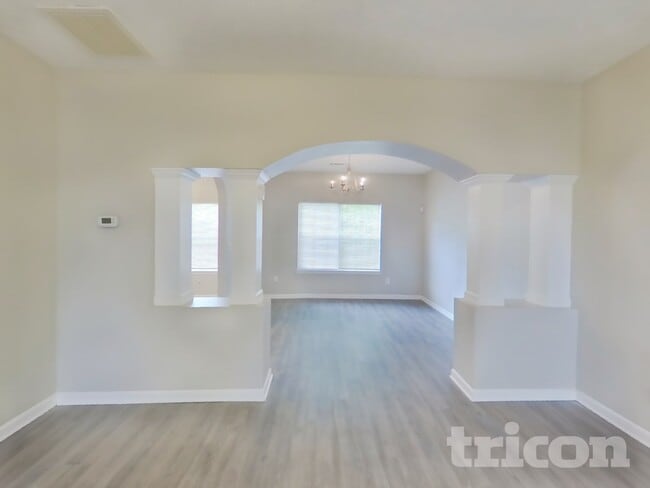 Building Photo - 213 Forrest Dr