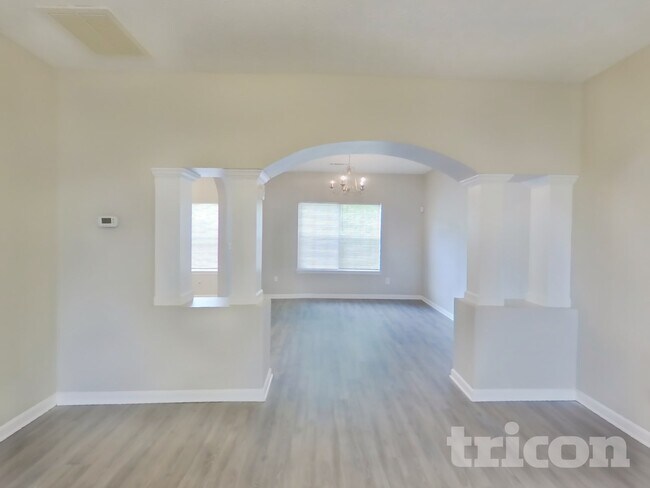 Foto del edificio - 213 Forrest Dr