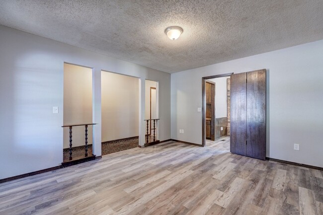 Foto del edificio - Newly remodeled Edmond home half a mile fr...