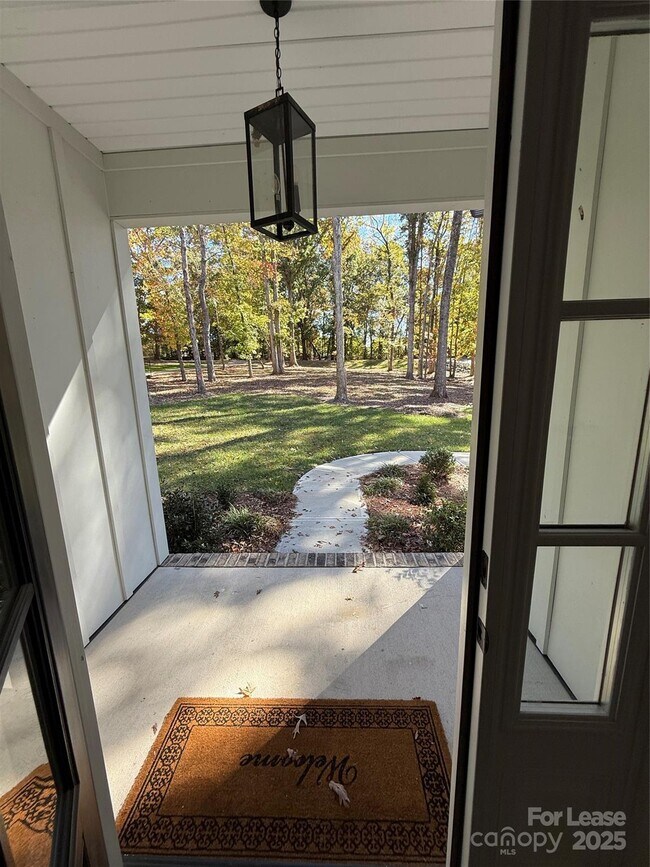 Foto del edificio - 302 Lester Davis Rd