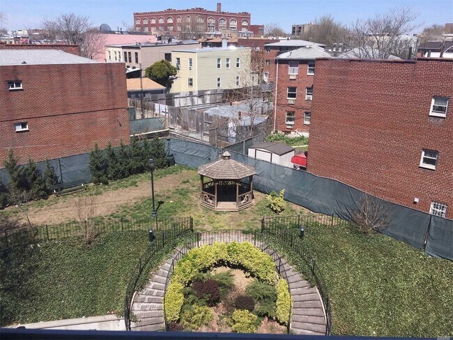 Foto del edificio - 59-30 108th St