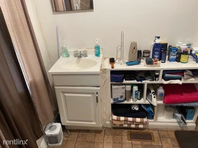 Foto del edificio - 1 br, 1 bath House - 606 W 11th St