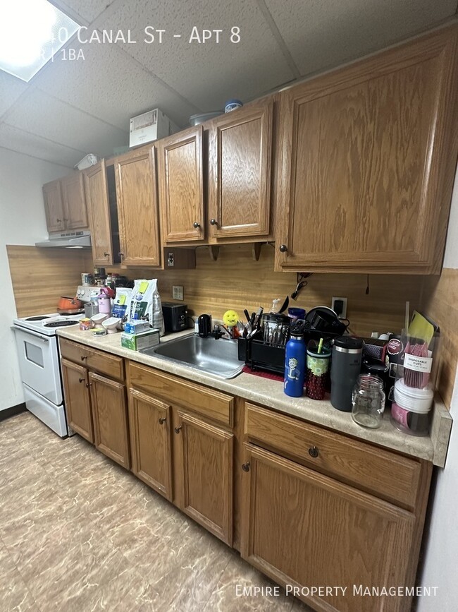 Building Photo - 1 Bedroom / 1 Bathroom Apartment in Northa...