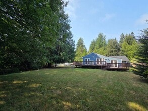 Building Photo - 1290 NE Fairgrounds Rd