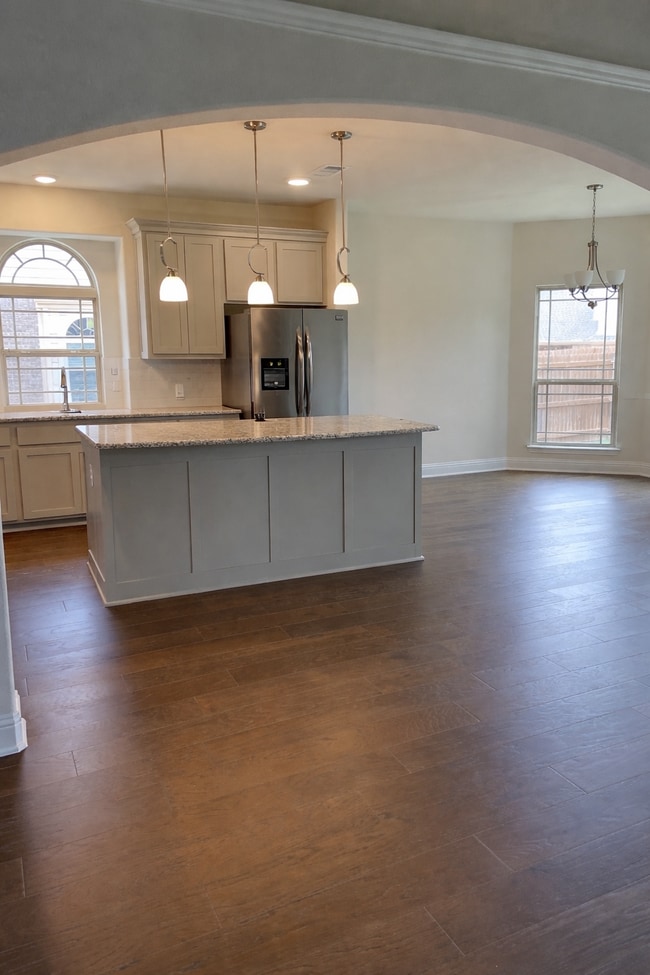 Foto del edificio - 4402 De Bourgh Ln