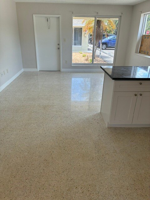 Foto del edificio - 502 NE 23rd St