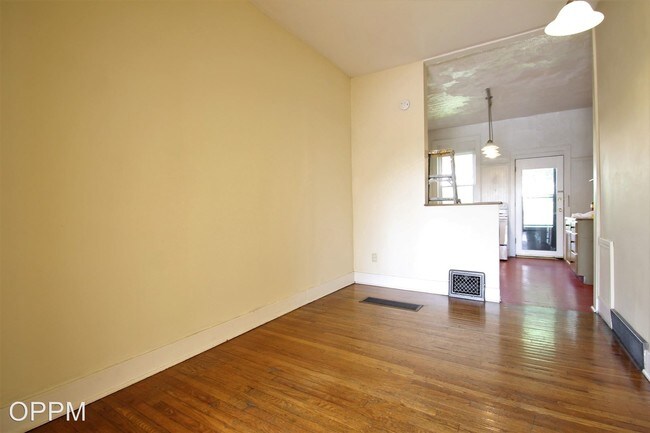 Building Photo - 2 br, 2 bath Apartment - 1322 S 6th St