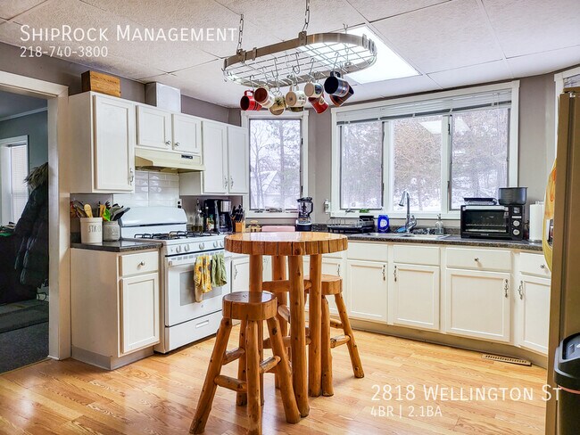 Foto del edificio - 2818 Wellington St