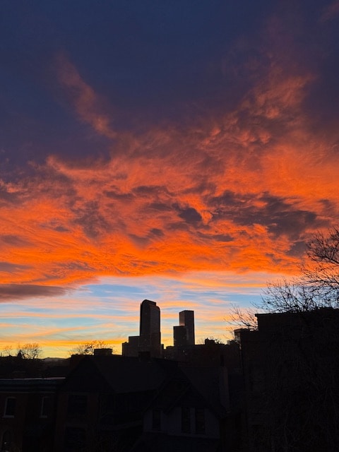 Foto del edificio - 2120 N Downing St