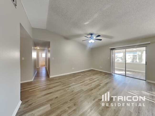 Foto del edificio - 15905 Eagle River Way