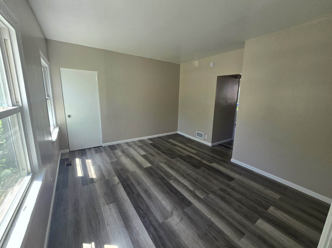 Livingroom - 4401 Irving Ave N