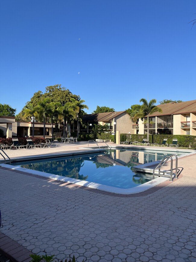 Foto del edificio - 2339 SW 15th St