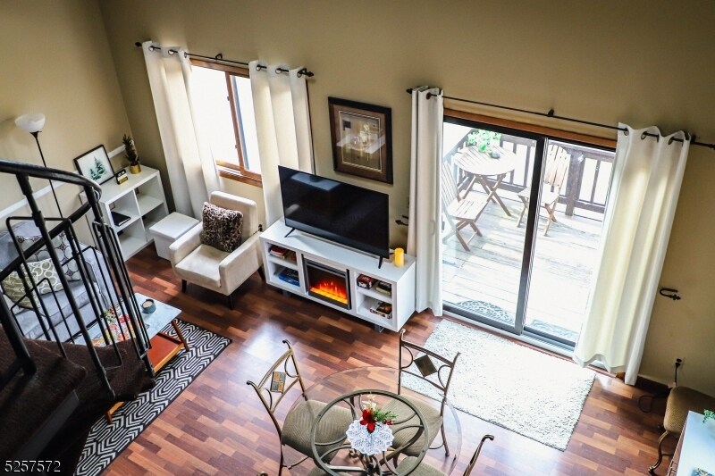 Foto principal - 12 Stonehill Dr