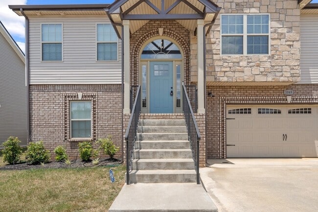 Building Photo - 1049 Whitney Dr
