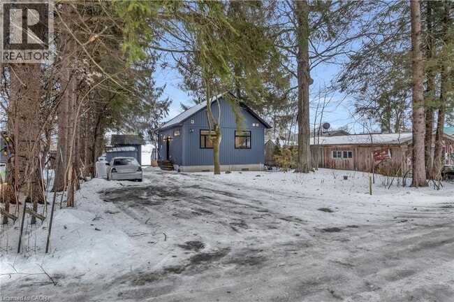 Building Photo - 21 Cottage Ln