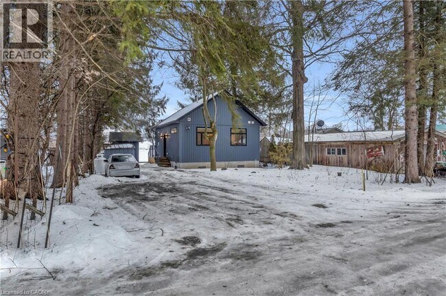 Photo du bâtiment - 21 Cottage Ln