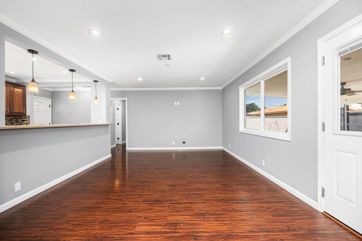 Foto del edificio - 5818 Woodruff Ave