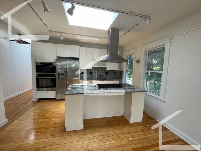 Foto del edificio - HOT CAMBRIDGE LISTING!!!!!