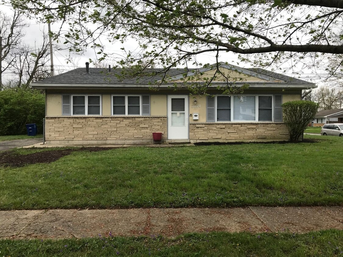 Primary Photo - Updated Three-Bedroom Split Level Home!