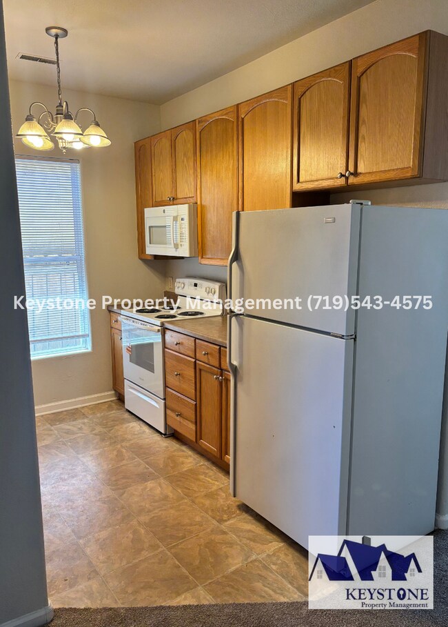 Foto del edificio - Near Parkview Hospital 3 Bed, 1 Bath Home W/D, Dishwasher Included $1600/$1600