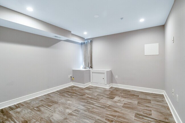 Foto del edificio - 5103 Chancellor St