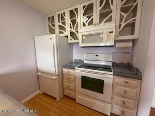 Building Photo - 225 S Tropical Trail