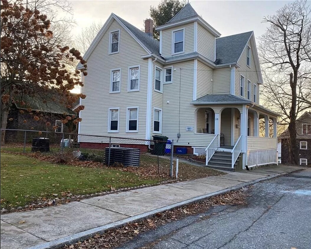 Primary Photo - 18 Crouch St