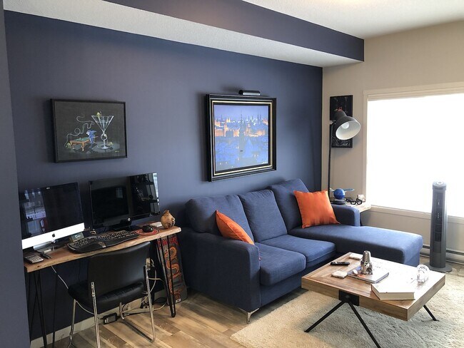 Photo du bâtiment - Cozy 1 Bedroom/1 Bath Condo in the Heart o...