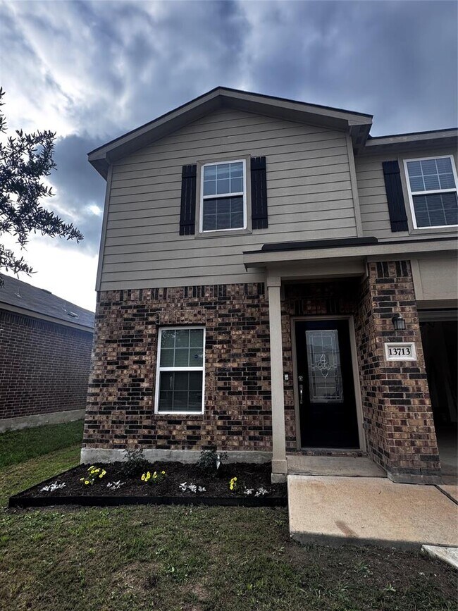 Foto del edificio - 13713 Henry Wallace Ln