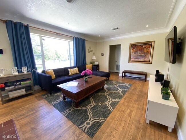 Building Photo - 3 br, 2 bath House - 111 Florida Ave # 0