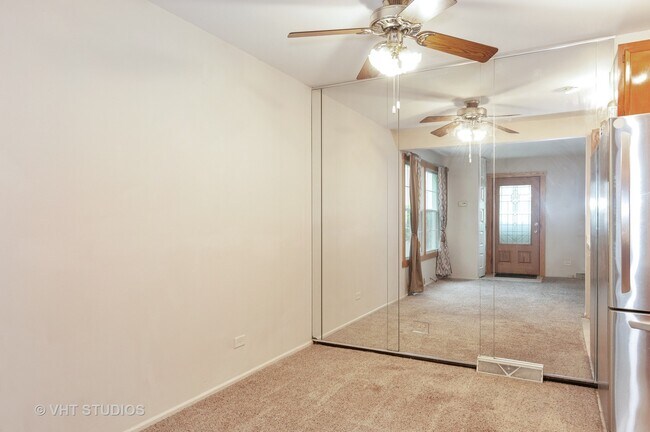 Building Photo - 533 Darlene Ln