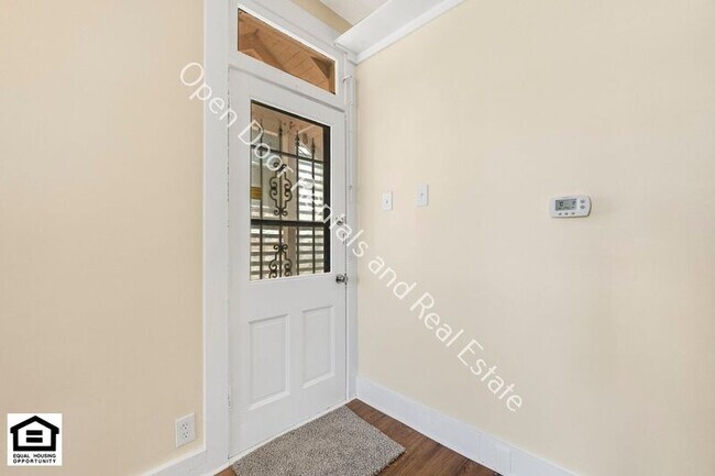 Foto del edificio - 918 W Jefferson Blvd