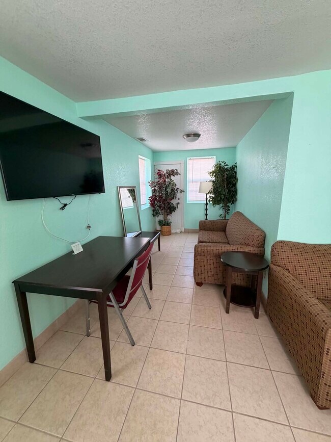 Foto del edificio - 1018 E 3rd St