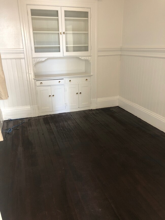 Dining room - 429 Union St